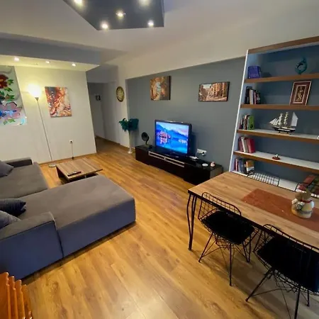 Duplex House In Marina Near Center *